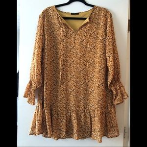 Floral print babydoll dress.